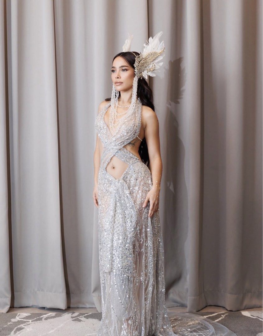 Celestial/goddess costume (Category: Announcements) located in Mandaluyong City. Submitted by samarahmay (Listing ID 1467340443, Image 3). Description: ₱10,000 + 3000 deposit (refundable) Xs to small only Pick up loc: tandang sora qc.