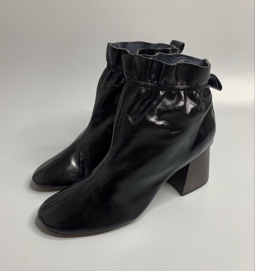 Celine Ruffled Ballerina Ankle Boots Phoebe Philo Era (Category: Heels) located in Binan City. Submitted by hybrid_archival_theory (Listing ID 1467224382, Image 2). Description: Celine Paris Ruffled Ballerina Ankle Boots Phoebe Philo Era Rare Piece Designed by Phoebe Philo Womens Size- 38 In Excellent Condition •No Inclusions •Pair Only •Please Check Detailed Photos Posted For Your Reference Thankyou!!! •Celine Ruffled Soft Ballerina Ankle Boots,