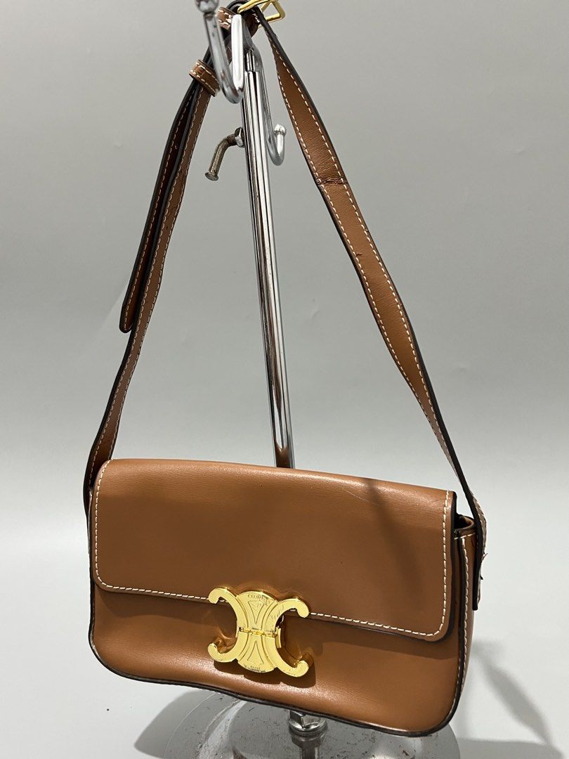 Celine -Triomphe - 2 way - Crossbody & Shoulder (Category: Shoulder Bags) located in Cavite. Submitted by asianluxe (Listing ID 1467267969, Image 2). Description: Celine - Triomphe bag - 2 way - Shoulder & Crossbody Measurements! Length:13 Cm Width:21 Cm Depth:4.5 Cm Good condition Very presentable 9/10 condition If u interested, Drop your offer , Let’s Negotiate!.