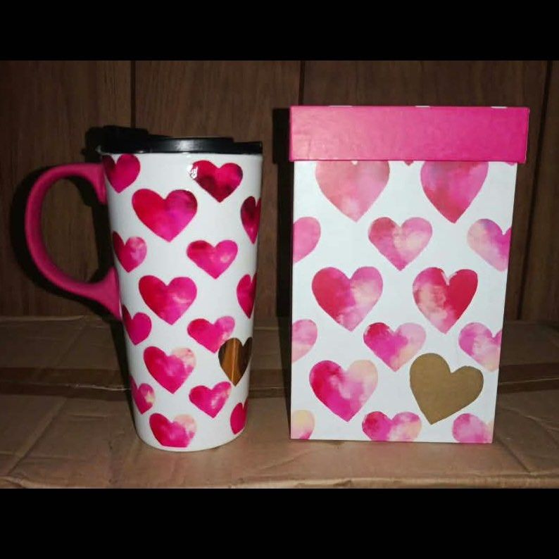 Ceramic Mug with Matching Gift Box Set (Category: Coffee & Tea Tableware) located in Caloocan City. Submitted by patmavz (Listing ID 1467284517, Image 1). Description: - Travel mug and matching gift box set - Available in 5 designs: Pink Hearts, Floral Kittens, Bee & Beehive, Green Leaves, Dark Blue Owls - Tall ceramic mug with secure lid and comfortable handle - Gift box features the exact same wrap-around pattern - Ideal gift for coffee or tea 