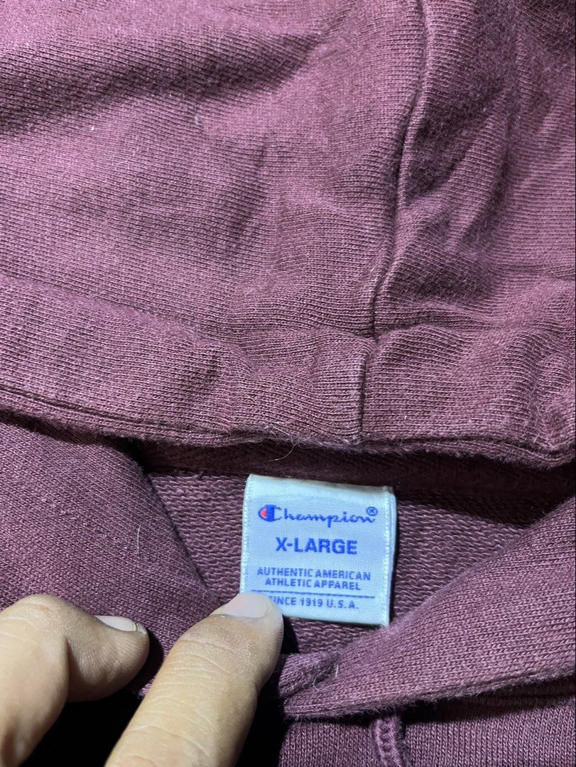Champion hoddie jacket (Category: Coats, Jackets and Outerwear) located in Angeles City. Submitted by sothriftzz (Listing ID 1467317009, Image 2). Description: .