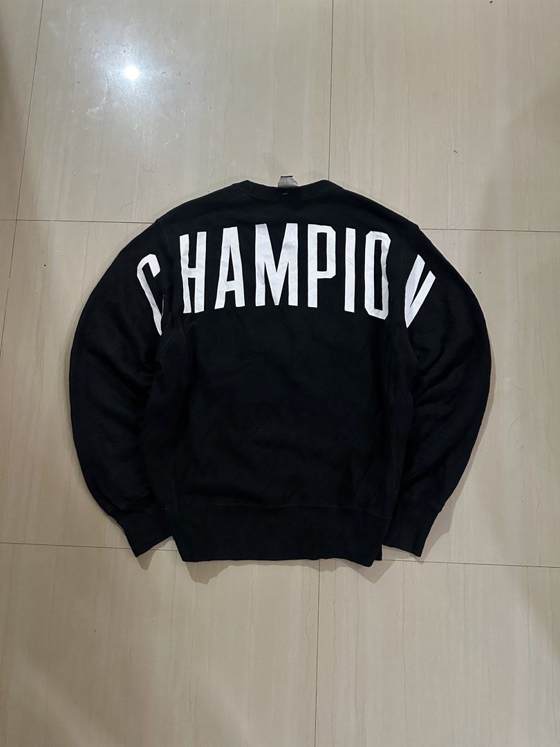 Champion reverse Weave (Category: Coats, Jackets and Outerwear) located in Alitagtag. Submitted by bhthrift_30 (Listing ID 1467342185, Image 2). Description: Champion Reverse Weave 22/28 Asnew condition 950+sf Dm📩.