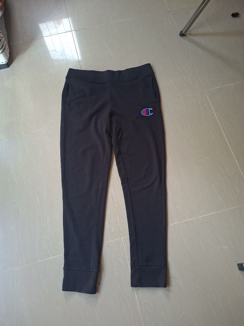 Champion sweatpants (Category: Joggers) located in Cebu City. Submitted by kimoii (Listing ID 1467177492, Image 1). Description: size: 34-36waistline udjustable with string length 40-41inch no issue 10/10 black.