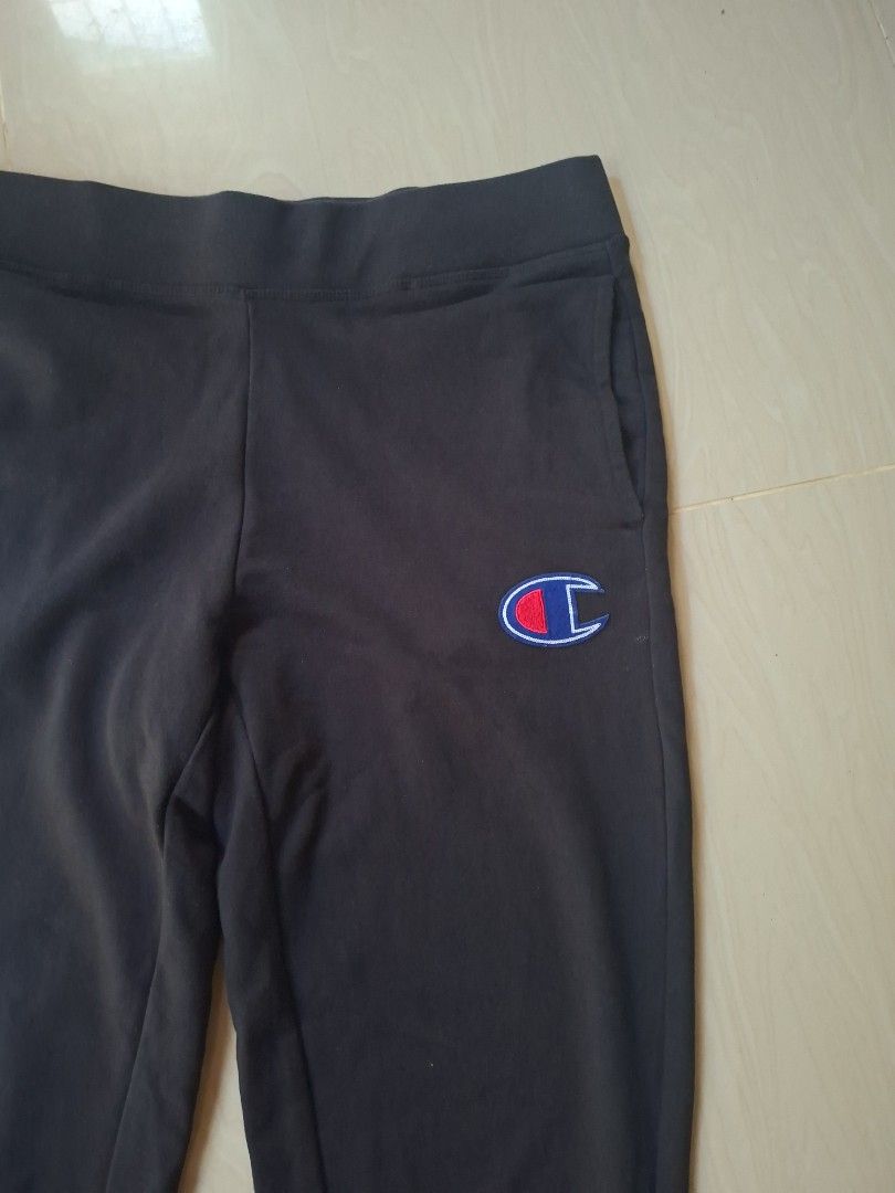 Champion sweatpants (Category: Joggers) located in Cebu City. Submitted by kimoii (Listing ID 1467177492, Image 2). Description: size: 34-36waistline udjustable with string length 40-41inch no issue 10/10 black.