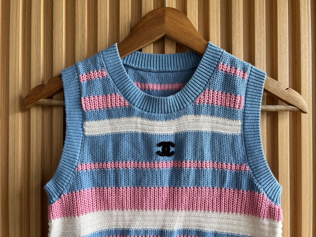 Chanel (Category: Sleeveless) located in Lipa City. Submitted by thyra06 (Listing ID 1467279544, Image 3). Description: Cc knit top.