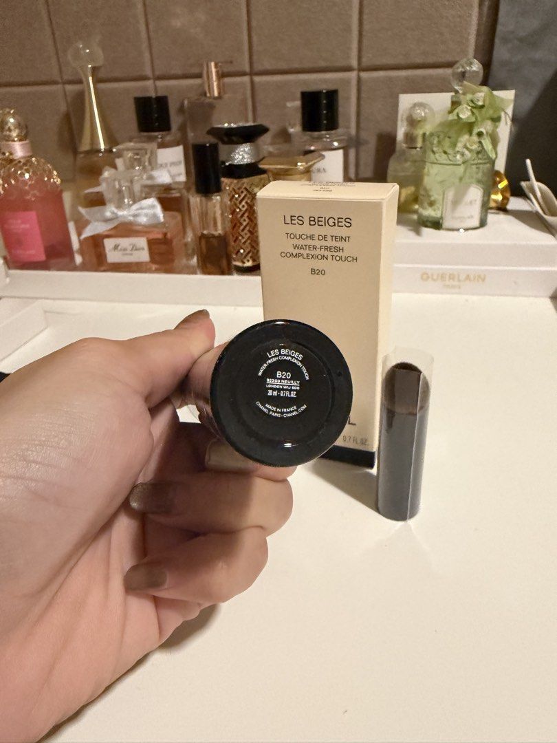 Chanel Les Beiges Water Fresh Complexion Touch (Category: Makeup) located in Cavite. Submitted by ashhiiiii (Listing ID 1467333360, Image 2). Description: Used 2x only. Never used the brush/applicator Bought it last September at Duty Free Vietnam Shade: B20 .
