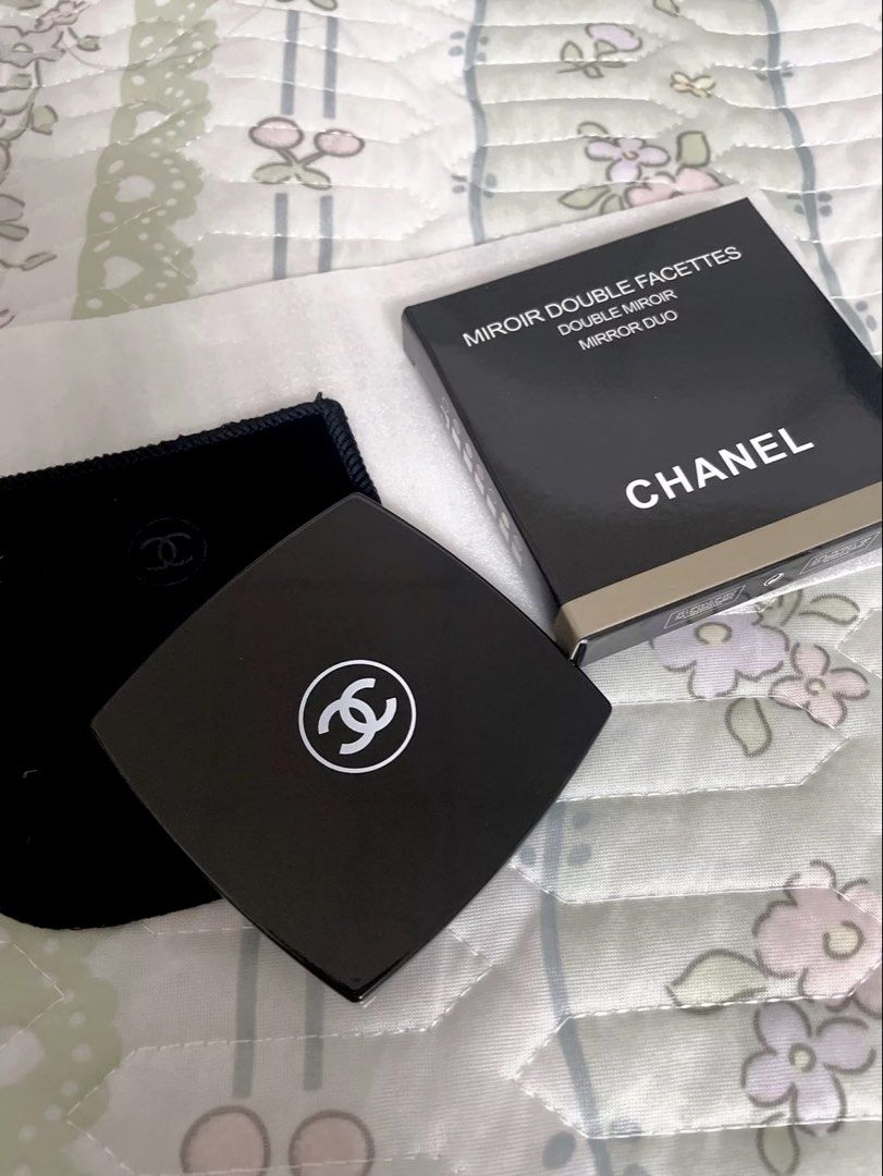 CHANEL MIROIR DOUBLE FACETTES (Category: Luxury Accessories) located in Caloocan City. Submitted by elkeith (Listing ID 1467203775, Image 1). Description: This sleek compact features a regular mirror on one side, and a magnifying mirror on the other, perfect for touch-ups. Ultra-slim and portable, the Mirror Duo is an elegant essential for every makeup bag..