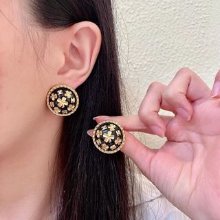 (Category: ) located in . Submitted by lunea.jewelry (Listing ID 1467274880, Image 1). Description: .