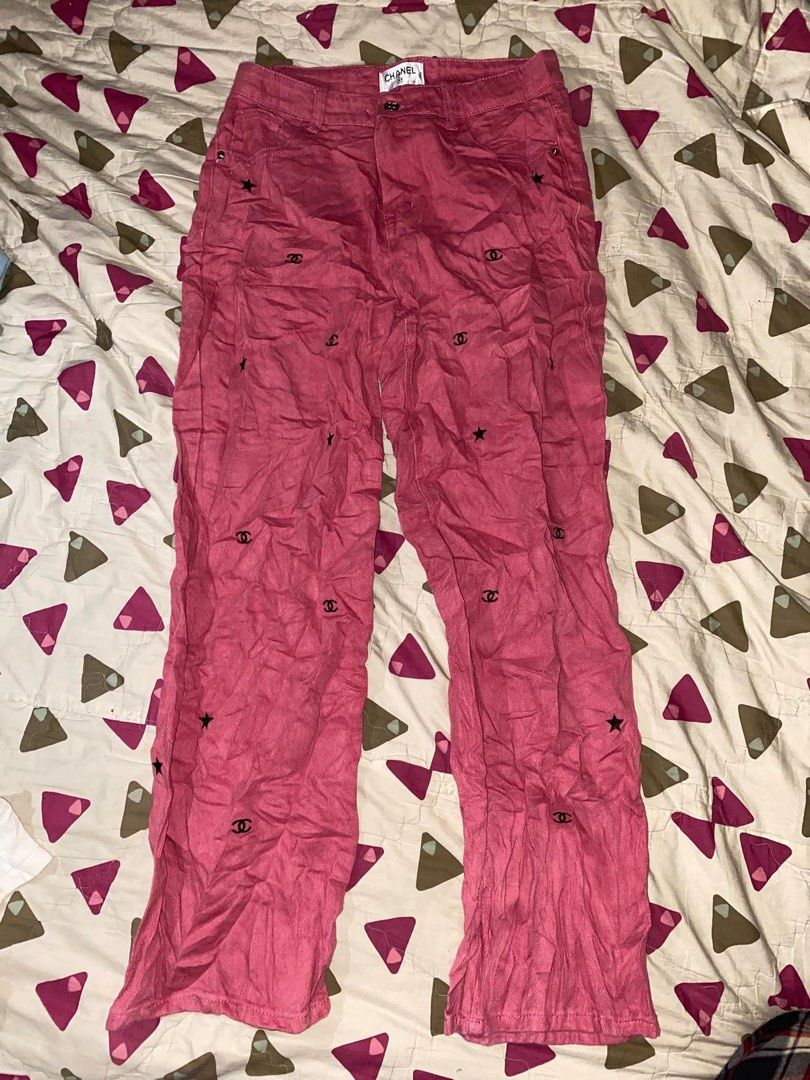 CHANNEL PANTS (Category: Luxury Accessories) located in Lantawan. Submitted by alfhadzrie23687 (Listing ID 1467303733, Image 1). Description: CHANNEL PANTS SIZE 32 .