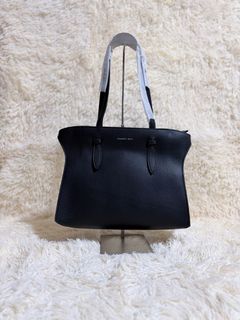 (Category: ) located in . Submitted by hirahira.co (Listing ID 1467289708, Image 1). Description: .