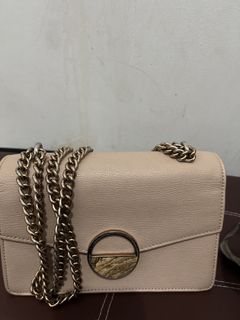 (Kategori: ) berada di . Dikirim oleh declutteringshz (ID iklan 1467257404, Gambar 1). Deskripsi: .