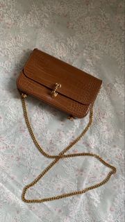 (Category: ) located in . Submitted by loved.shopping (Listing ID 1467204304, Image 1). Description: .