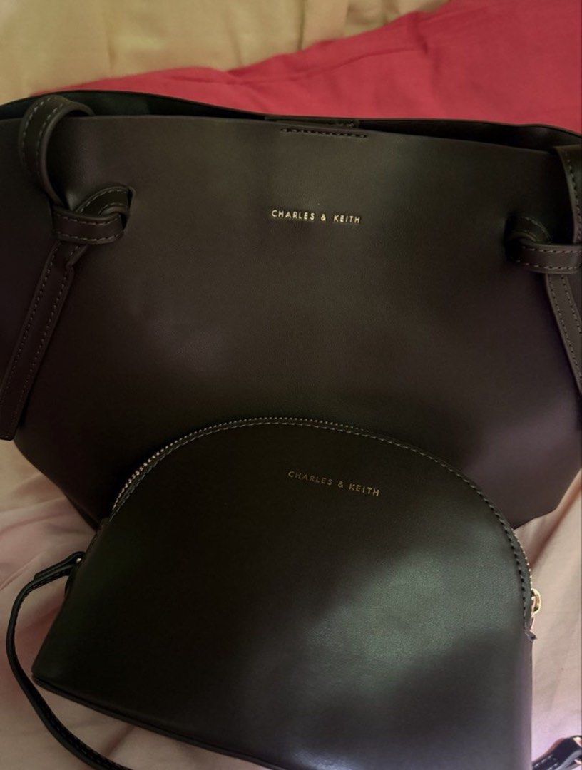 charles and keith calla tote bag (Category: Tote Bags) located in Manila. Submitted by a22bee (Listing ID 1467213629, Image 1). Description: mop: gcash mod: lalamove, angkas padala, grab express, jnt/can meet around dlsu/plm rfs: buying the XL calla - fits 10 inch ipad - just bought this august.
