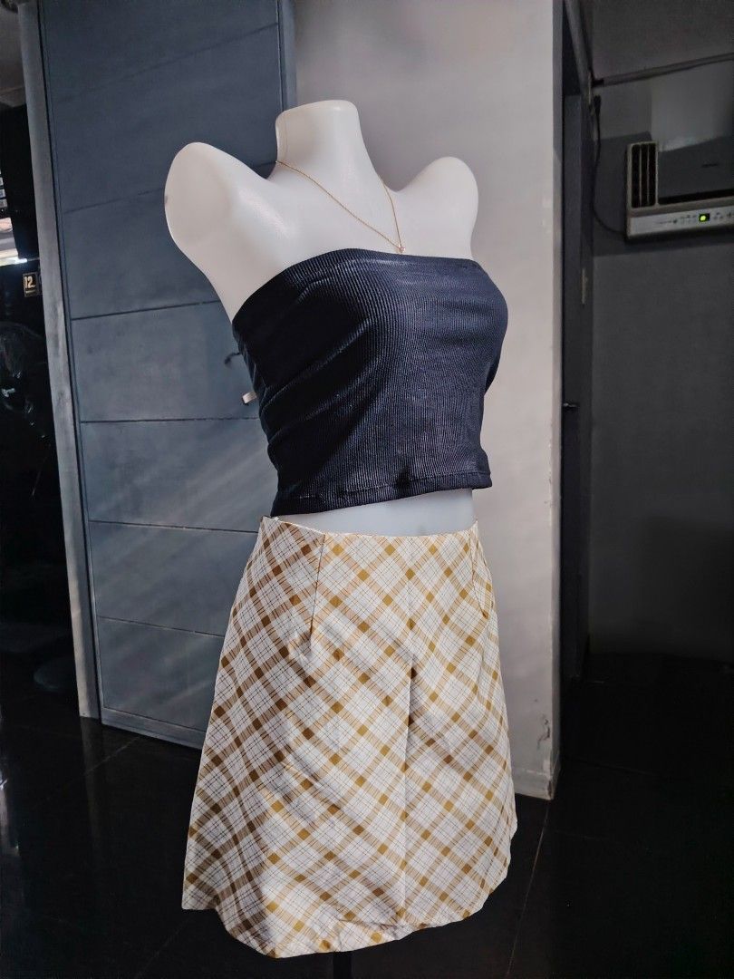 checkered a cut skirt 🐣 (Category: Skirts) located in Hermosa. Submitted by lcvelycath (Listing ID 1467203936, Image 3). Description: size: m-l mine: ₱179 bid: ₱+10 lock: ₱379 (shipped) EOB: wednesday—october 14, 2026 °. thrifted, pre-loved, or brand new but ready to wear (some aren't bcs i don't have the time to wash them, very sorryy :<) colors may vary due to lightning & quality 𐙚 °. check details before mine joy miners will be posted :> 𐙚 