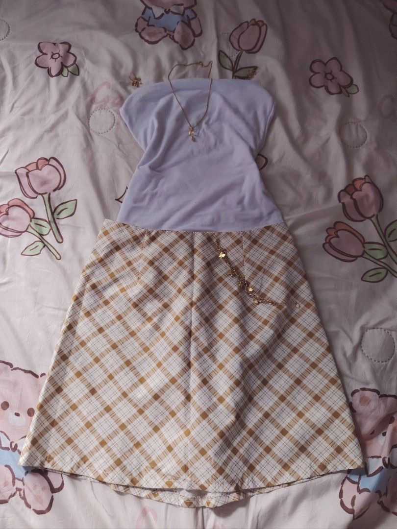 checkered a cut skirt 🐣 (Category: Skirts) located in Hermosa. Submitted by lcvelycath (Listing ID 1467203936, Image 1). Description: size: m-l mine: ₱179 bid: ₱+10 lock: ₱379 (shipped) EOB: wednesday—october 14, 2026 °. thrifted, pre-loved, or brand new but ready to wear (some aren't bcs i don't have the time to wash them, very sorryy :<) colors may vary due to lightning & quality 𐙚 °. check details before mine joy miners will be posted :> 𐙚 