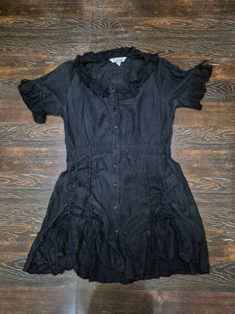 Chloe Black Mini Dress (Category: Dresses) located in Santa Cruz. Submitted by deenem (Listing ID 1467178120, Image 3). Description: Lightly Used😍👌 No flaws👌 US6 on Tag Can fit S-M Asian (Measurements laid flat in inches) Bust:18 Waist: 14-14.5 Armhole:8.5 Lenght: 28.