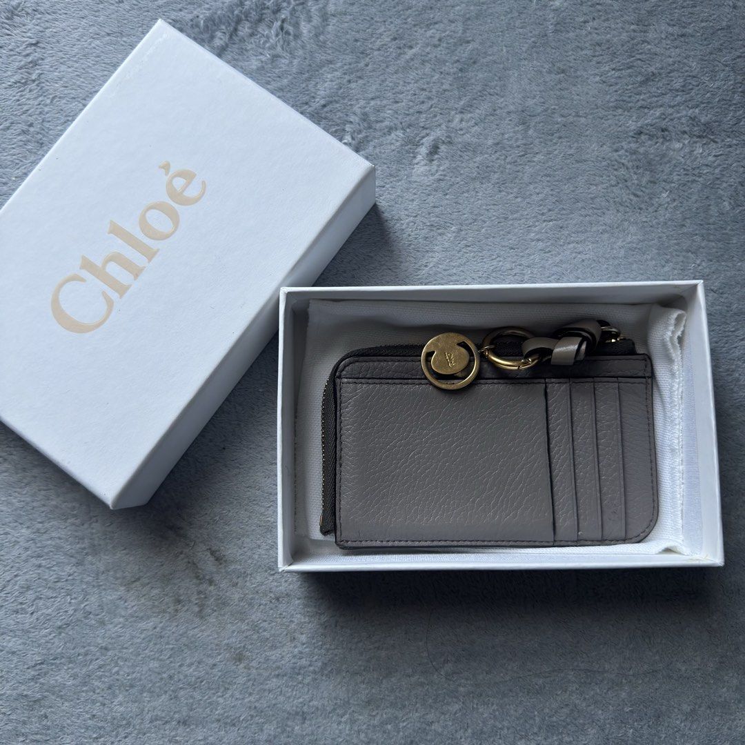 Chloe wallet cardholder (Category: Wallets & Card holders) located in Quezon City. Submitted by hintstreet (Listing ID 1467200237, Image 1). Description: with box and dustbag.