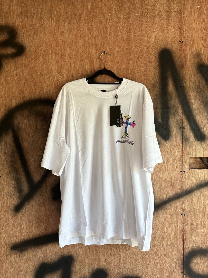 Chrome Hearts (Category: Tshirts & Polo Shirts ) located in Makati City. Submitted by mikobalcueva (Listing ID 1467199497, Image 1). Description: Brand New! Heavy Cotton 💯 350 Each. Can ship nationwide! Color may vary due to lighting and camera quality. 📍Aguilar.