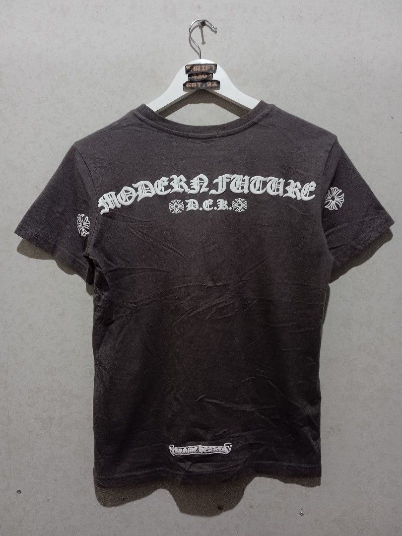 CHROME HEARTS MODERA FUTURE (Category: Shirts) located in Quezon. Submitted by thrift.4301 (Listing ID 1467354544, Image 2). Description: C.H MODERA FUTURE (Puff Prints) Great condition Size S-M (L25/W19) women's ₱650 SHIPPED.