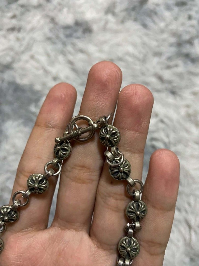 CHROME HEARTS NECKLACE (Category: Luxury Accessories) located in Manila. Submitted by aize2thrft (Listing ID 1467219719, Image 2). Description: CHROME HEARTS NECKLACE LIGHTLY USED 26.5 CM.