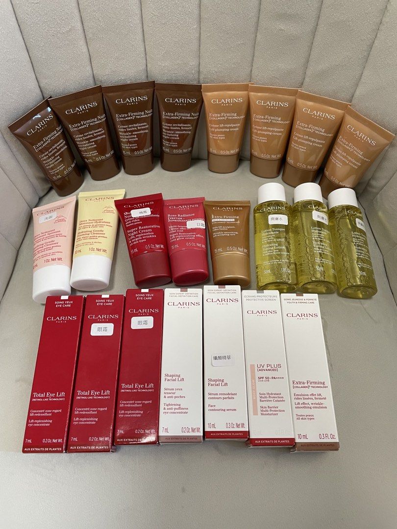 Clarins sample （分類：面部 - 面部護理）位於 Hong Kong。 由 limiting_2026 提交（商品編號 1467242321，圖片 1）。簡介： 大量 Clarins 嬌韻詩護膚品旅行裝、試用裝。有齊洗面乳、爽膚水、精華、眼霜、日霜、晚霜同防曬。 Firming 日霜$40/15ml $65/30ml Firming 晚霜$40/15ml $65/30ml 洗面（黃色）$35/30ml 洗面（粉色）$35/30ml 面霜（紅色、粉色）$40/15ml 頸霜$40/15ml 爽膚水（黃色）$35/50ml ❌眼霜（紅色）$30/7ml 眼霜（shaping facial lift）$30/7ml 纖體精華$30/10ml Extra Firming 乳液 $30/10ml ❌Uv防曬霜$30/ml 。