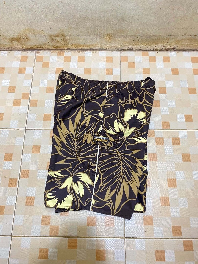 QUIKSILVER FLORAL W34 L22 (Category: Swim Trunks & Board Shorts) located in Bacoor. Submitted by jemmskiee. (Listing ID 1467326749, Image 3). Description: CLASSIC QUIKSILVER FLORAL DIMES W34 L22 BRANDNEW CONDITION COLOR RATE 10/10 NO ISSUE 📌LOC BACOOR CAVITE.