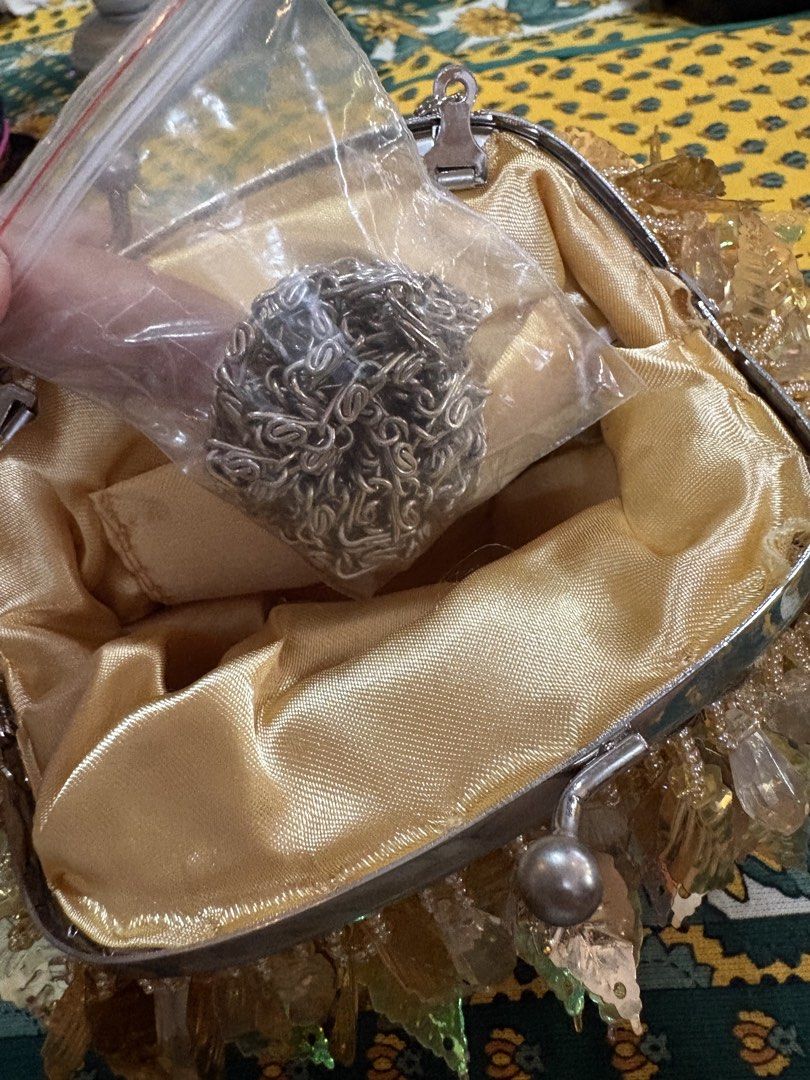 Clutch bag (Category: Other Home Decor) located in Dipolog. Submitted by playmatesfriend.ph (Listing ID 1467247944, Image 2). Description: .