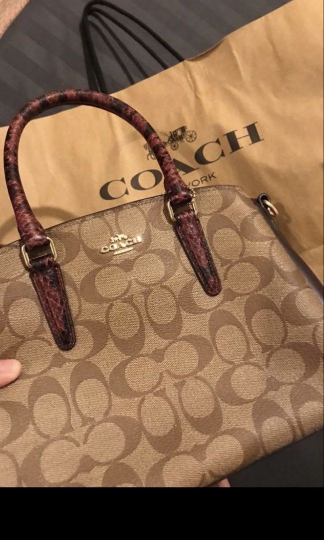 Coach Bag Andrea Caryall (Category: Cross-body Bags) located in Manila. Submitted by itschristnotkris (Listing ID 1467353922, Image 3). Description: Hkg bought.