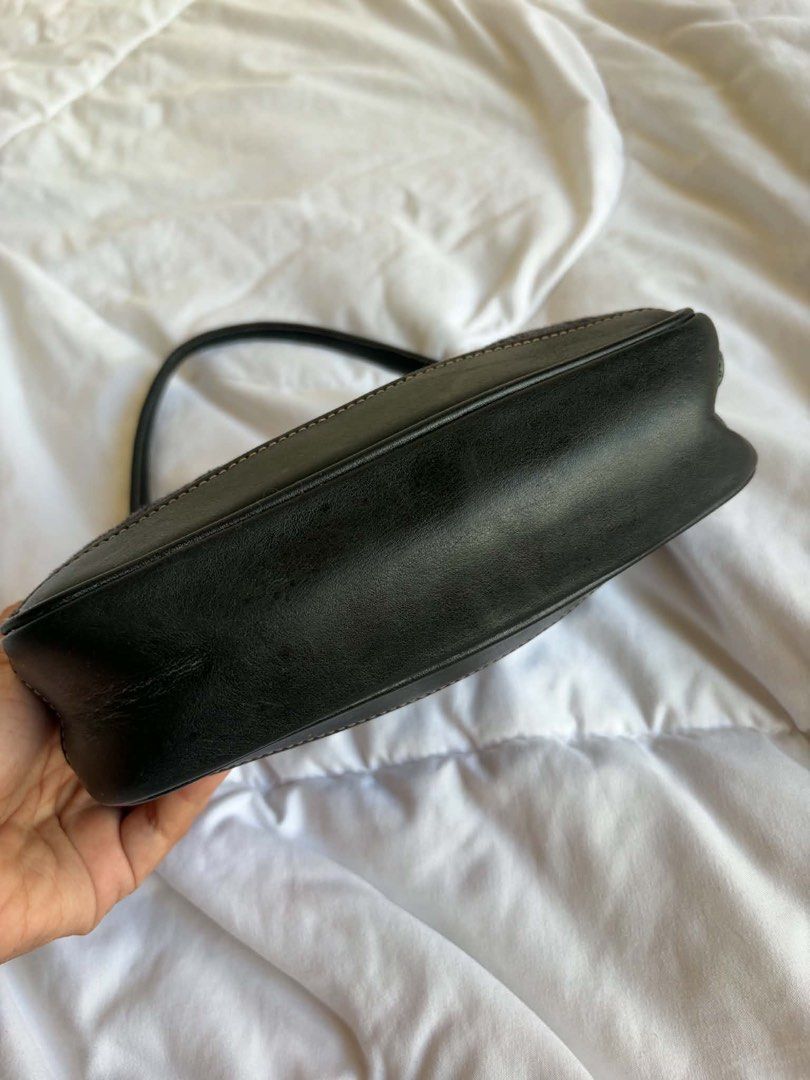 Coach demi (Category: Luxury Bags & Wallets) located in Solano. Submitted by vjdmmmm (Listing ID 1467327527, Image 2). Description: .