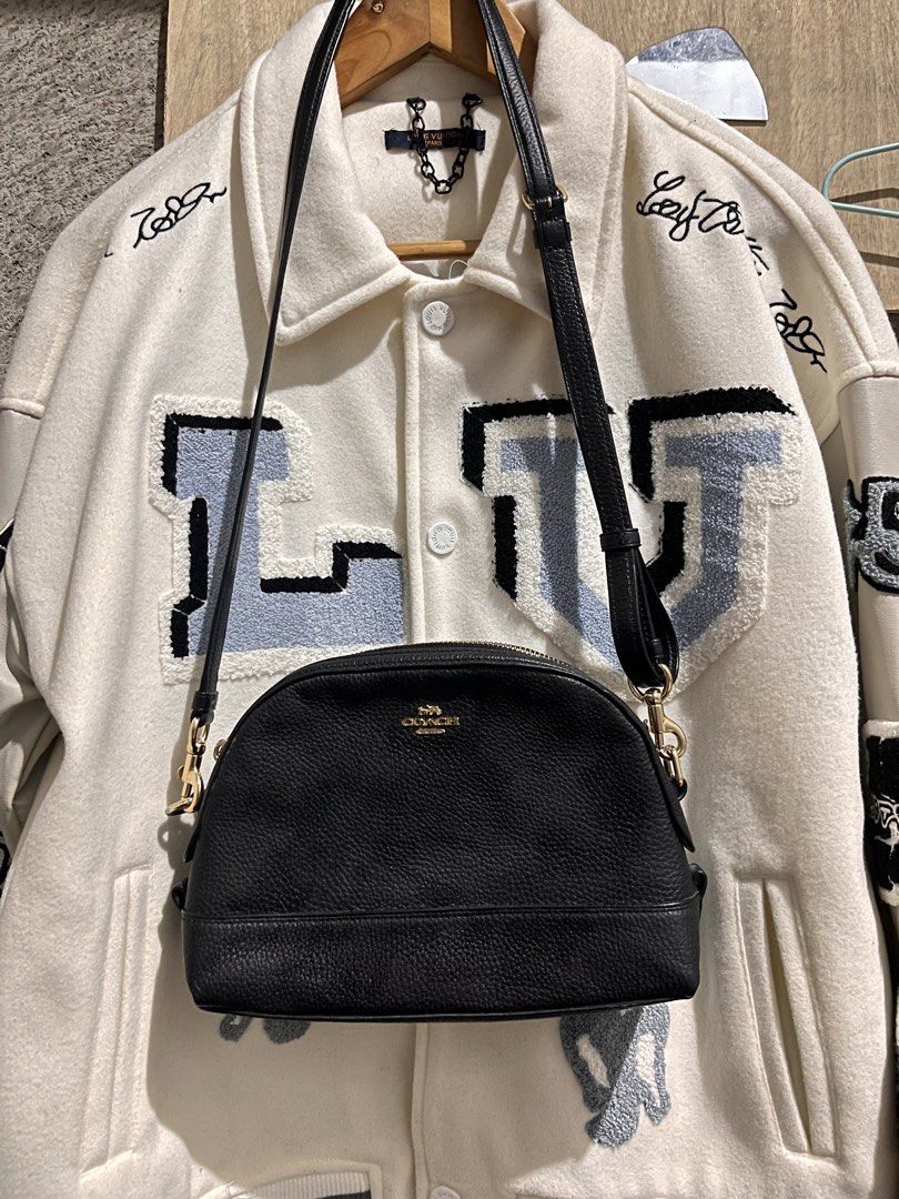 Coach Dome crossbody bag! (Category: Cross-body Bags) located in Caloocan City. Submitted by goldenbird-0985 (Listing ID 1467356536, Image 2). Description: .