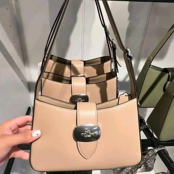 Coach Eliza Shoulder Bag (Category: Luxury Bags & Wallets) located in Abucay. Submitted by erindeclutterss (Listing ID 1467305906, Image 3). Description: - brand new - nego - auth viet variant.