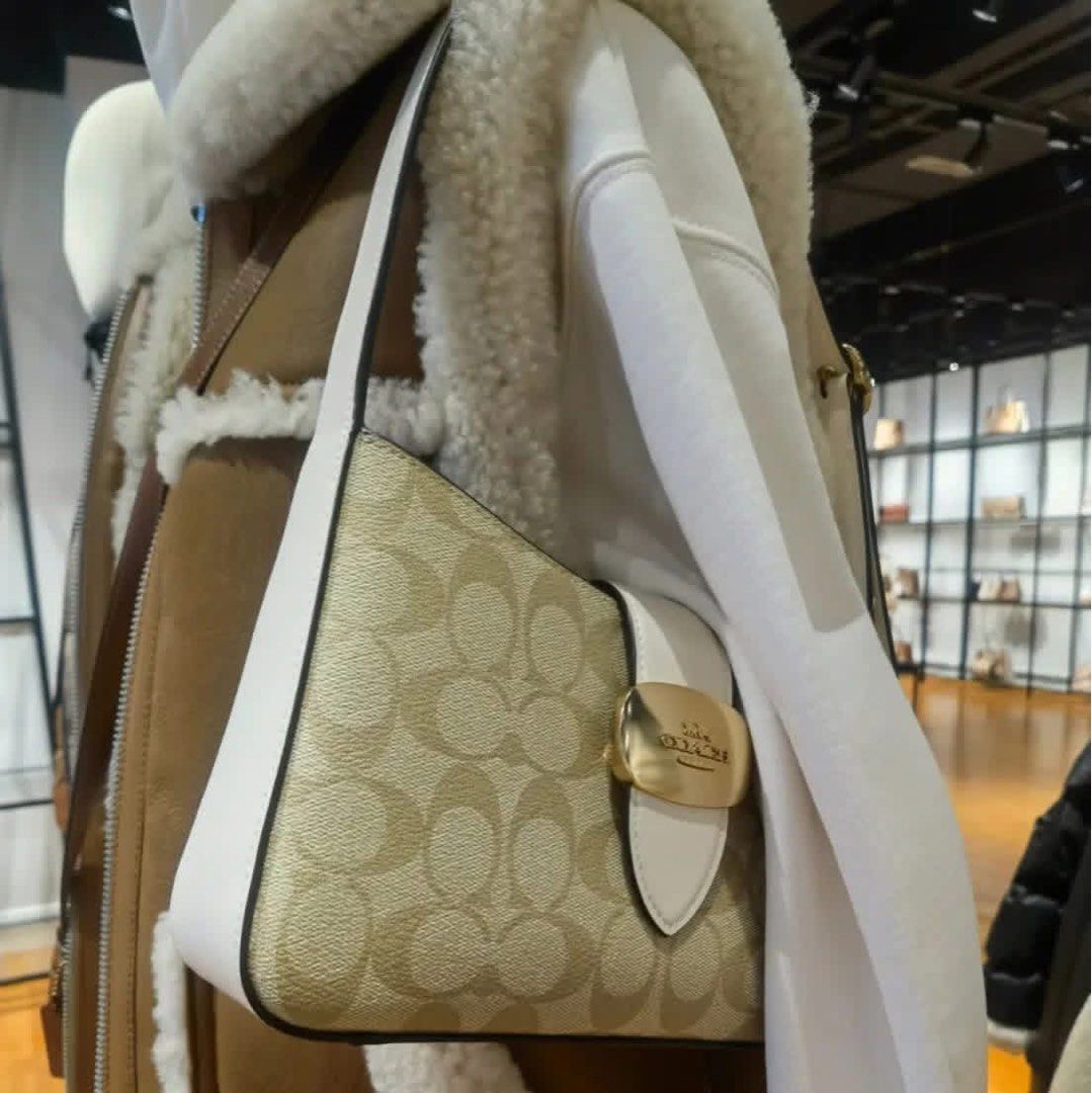 Coach Eliza Shoulder Bag (Category: Luxury Bags & Wallets) located in Abucay. Submitted by erindeclutterss (Listing ID 1467306052, Image 2). Description: - nego - brand new - auth viet variant.