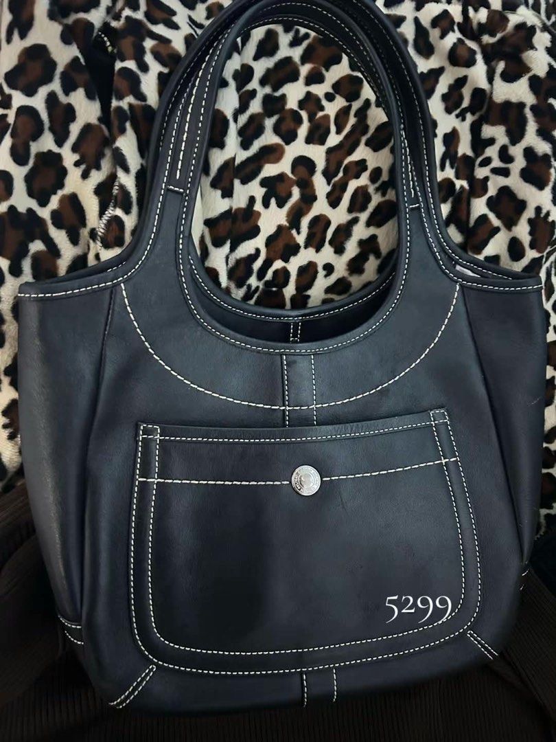 Coach ergo (Category: Shoulder Bags) located in Manila. Submitted by charmeofficial (Listing ID 1467253774, Image 1). Description: .