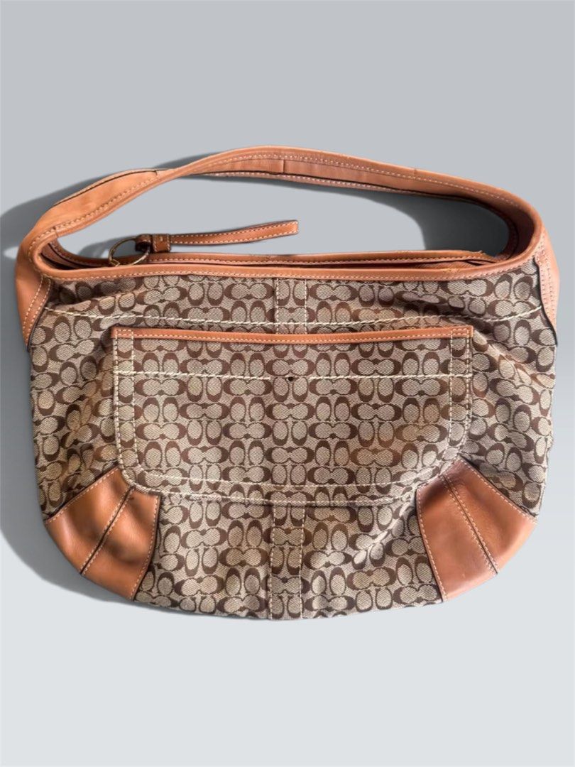 COACH ERGO BAG (Category: Shoulder Bags) located in Bayombong. Submitted by declutterbyriri (Listing ID 1467150588, Image 1). Description: Open for reservation.