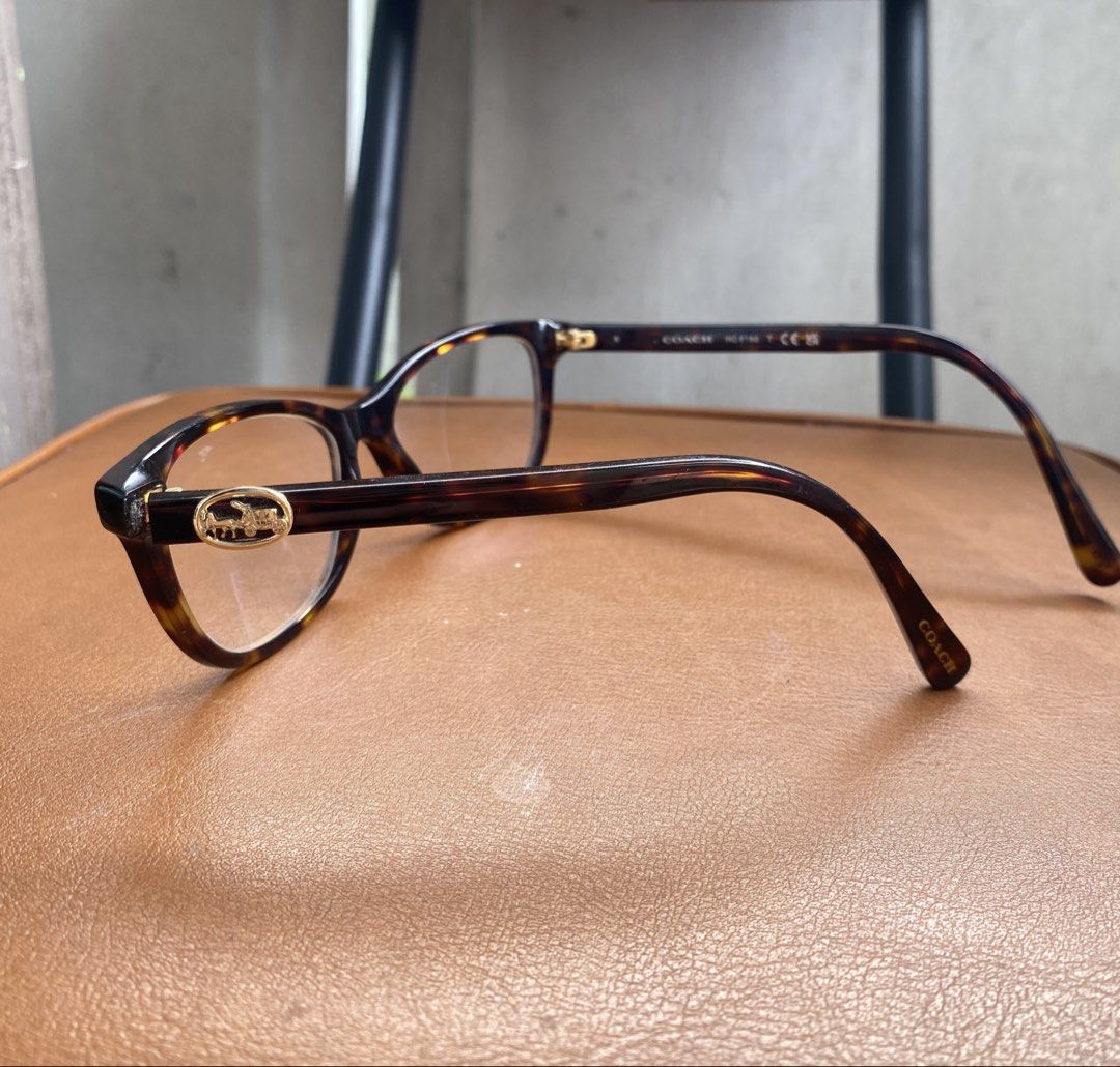 Coach eyeglasses (replaceable lens) (Category: Sunglasses & Eyewear) located in Paranaque City. Submitted by lansii (Listing ID 1467190186, Image 1). Description: Got this last year from Vision Express. Graded yung lens, but you can have it replaced. Issue lang is yung isang coach emblem sa frame is missing .