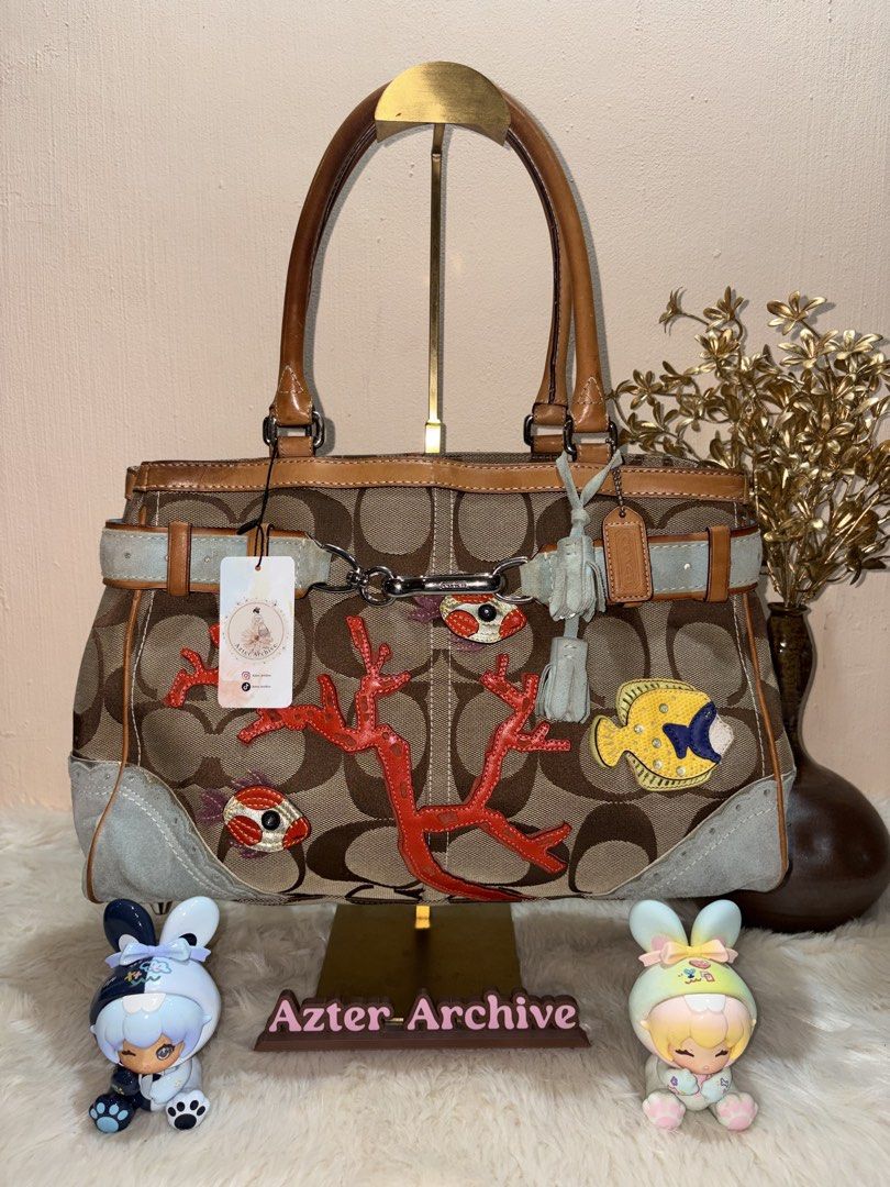 Coach Hampton Limited Edition Bag (Category: Luxury Bags & Wallets) located in Angeles City. Submitted by azter.archive (Listing ID 1467299937, Image 3). Description: Limited edition, rare find vintage Shipping from Pampanga Also posted on our IG account: azter.archive.