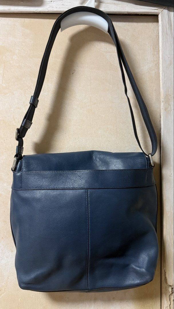 Coach Messenger Bag for men (Category: Luxury Bags & Wallets) located in Calamba. Submitted by ashvault (Listing ID 1467191220, Image 2). Description: Auth coach messenger bag for men.