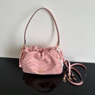 (Category: ) located in . Submitted by worldwidedeals (Listing ID 1467307003, Image 1). Description: .