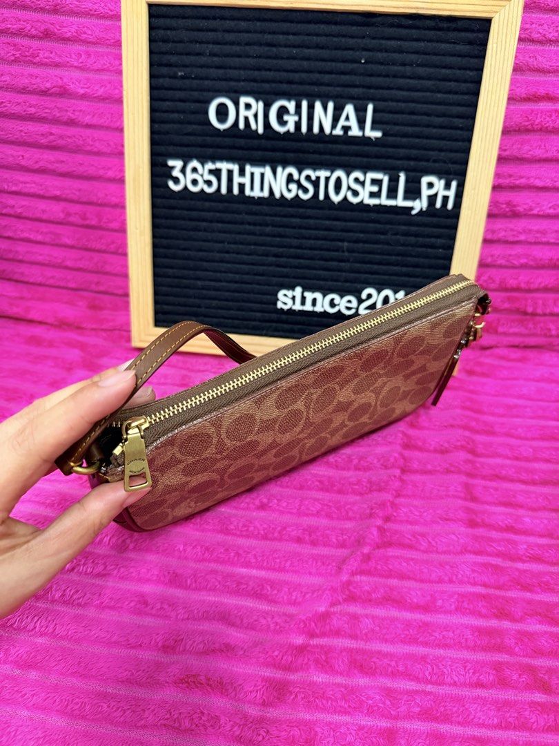 Coach plaza22 (Category: Purses & Pouches) located in Masantol. Submitted by 365thingstosell.ph (Listing ID 1467174893, Image 3). Description: Available plaza22. 💯0riginal 3,700 + sf (no inclusion) bag itself Brandnew 📌 Bag itself thus selling low, pero syempre nka pack ng maayos pag pinaship ko.