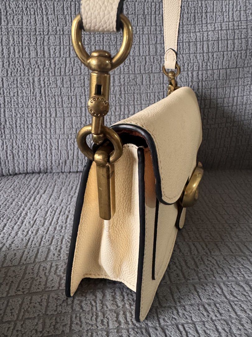 Coach Tabby 26 2-Way Bag (Category: Shoulder Bags) located in Mandaluyong City. Submitted by axos723 (Listing ID 1467243861, Image 3). Description: ➡️Please read item description carefully below (click read more 👇) ➡️Personal Preloved ➡️Item is AVAILABLE ➡️1-Day Reservation only ➡️First to pay gets the item ➡️For SURE BUYERS only please. -I cannot guarantee authenticity since I did not personally buy this. It was only handed down to me that is w