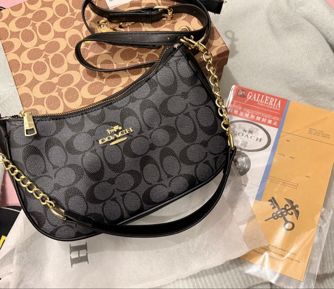 COACH TERI SHOULDER BAG – BLACK/GRAY 🩶 (Category: Luxury Bags & Wallets) located in Manila. Submitted by iceexx (Listing ID 1467312587, Image 1). Description: COACH TERI SHOULDER BAG – BLACK/GRAY ✨ BRAND NEW | ₱799 ONLY! ✨ (REPRICED ₱550) Selling this beautiful Coach Teri Shoulder Bag in Signature Canvas with gold hardware. Classy, stylish, and perfect for everyday use or going out! Easy to match with any outfit. ✨ Details: • Brand: Coach • Mode