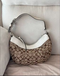 (Category: ) located in . Submitted by _dearvintage (Listing ID 1467211576, Image 1). Description: .
