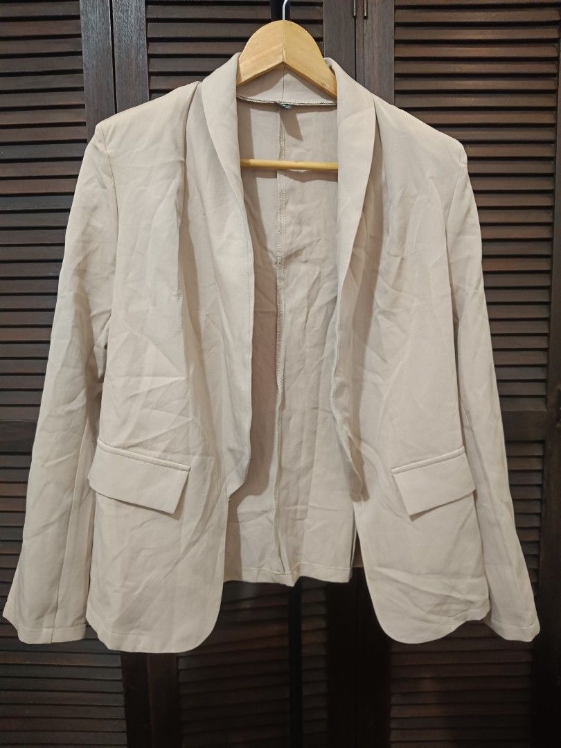 Coat Petite M (Category: Coats, Jackets and Outerwear) located in Manila. Submitted by byjrb (Listing ID 1467188559, Image 1). Description: 🛍️ Brand-new items from SHEIN, Emery Rose, Zaful & more! Size : Large 📦 Shipping: LBC / J&T / Lalamove 💸 MOP: GCash / BPI only DM for inquiries! 💌.