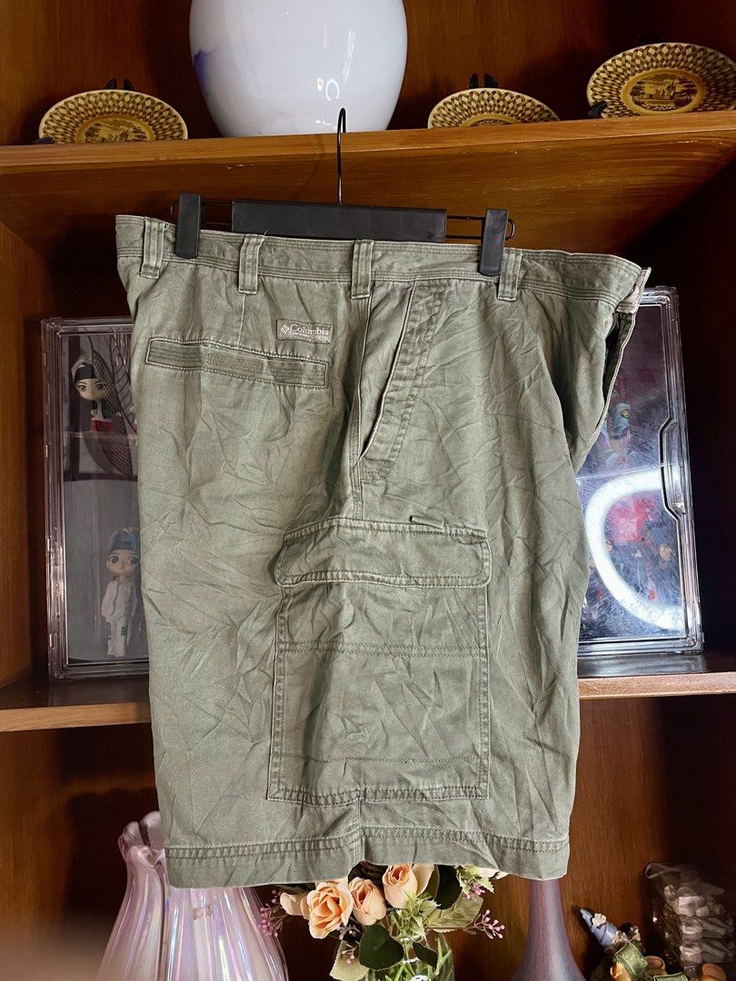 COLUMBIA (Category: Shorts) located in Davao. Submitted by the_rare_hustla (Listing ID 1467203228, Image 3). Description: RALPH LAUREN Issue None Need Wash Only Color rate 9/10 Width - 38 Length - 18 Size 2XL on tag Dm If Interested!.