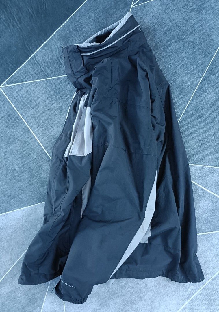 Columbia Bugaboo Rain Jacket (Authentic) (Category: Coats, Jackets and Outerwear) located in Cebu City. Submitted by renzecamingay (Listing ID 1467219032, Image 3). Description: Columbia Bugaboo Jacket (Waterproof) XL fit Width 25.5 Length 30 1500 Plus ship Only Thank you and GOD bless ☺️.
