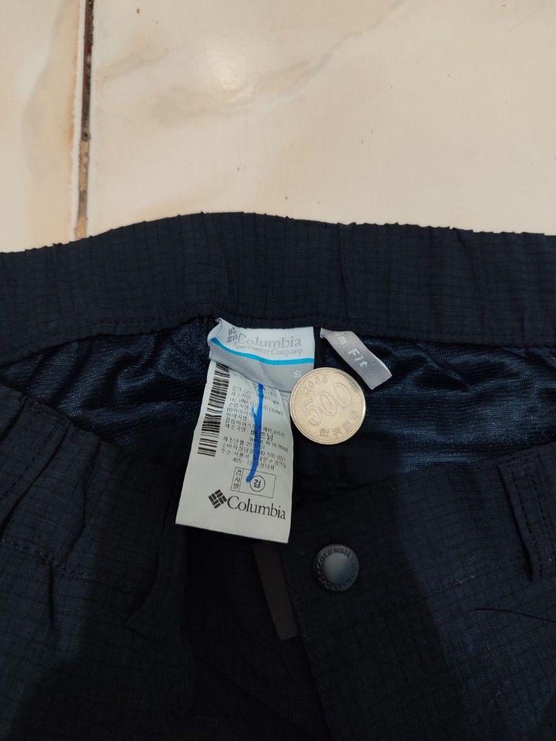 COLUMBIA TREKKING PANTS (Category: Activewear) located in Pagadian. Submitted by miraculouspat (Listing ID 1467283025, Image 2). Description: L 40 W 30 NO ISSUE ASNEW CONDITION AUTHENTIC.