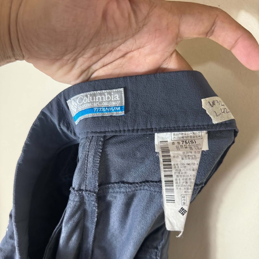 Columbia Trekpants (Category: Joggers) located in Davao. Submitted by cmbs141022 (Listing ID 1467201043, Image 3). Description: Columbia Trekpants Size 32 Length 42" Condition: 9/10 excellent 650 plus shipping fee.