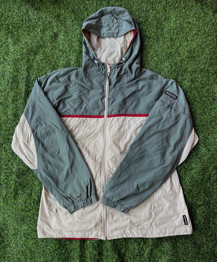 COLUMBIA WINDBREAKER JACKET (Category: Coats, Jackets and Outerwear) located in Carcar. Submitted by thrift_kidd (Listing ID 1467186145, Image 1). Description: COLUMBIA WINDBREAKER JACKET PACKABLE LARGE DIMES: 21x27 Issue: need wash .