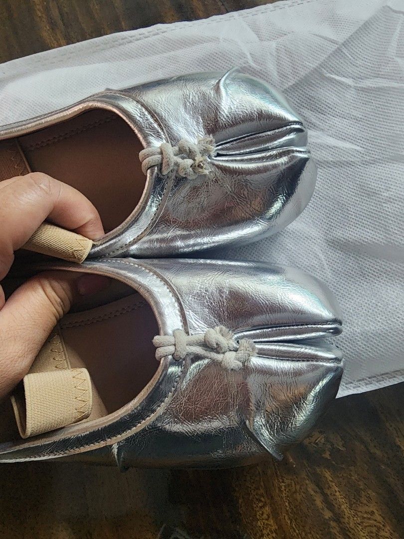 COMFI FLATS ERIN EU 38 (Category: Dress Shoes) located in Manila. Submitted by chrinathalie (Listing ID 1467214920, Image 2). Description: bought at 1750 selling at 1600 sf on buyer rfs: wrong size.