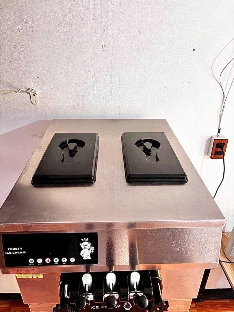 Commercial Soft Serve Ice Cream Machine With Stand (Category: Coffee Machines & Makers) located in Makati City. Submitted by Bicolana (Listing ID 1467184055, Image 2). Description: 🍦 ICE CREAM MACHINE FOR SALE! 🍦 ✨ 3-Nozzle Soft Serve Ice Cream Machine Perfect for cafés, food stalls, restaurants, and businesses! 🔹 3 Nozzles – 3 flavors / combination options 🔹 Soft serve ice cream machine 🔹 Commercial-grade machine 🔹 Great for high-volume se